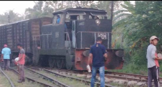 තැපැල් දුම්රියක් පීලි පනී